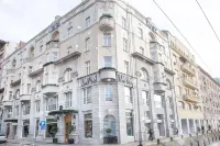 Jump Inn Hotel Belgrade Hotels near Splavovi