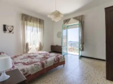 Carleadri Hotels in Civezza