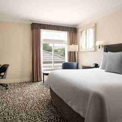 West Inn & Suites Rooms