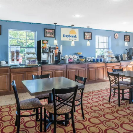 Days Inn by Wyndham Perryville
