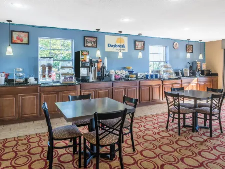 Days Inn by Wyndham Perryville Отели в г. Perry County