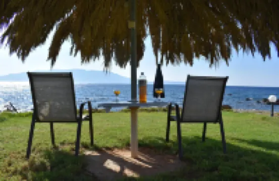 House Just on the Beach -Included 2 Canoe and 2 Bicycles