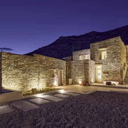 Apsila Pool Suites