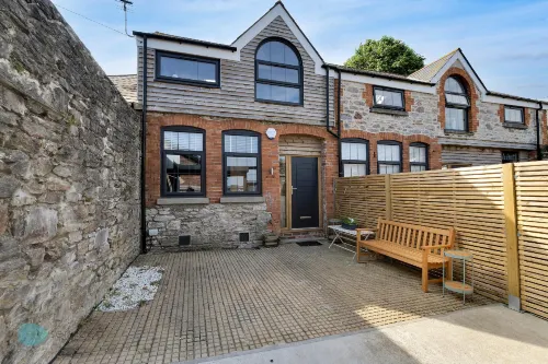 Bantham Mews by Pureserviced 1 Bedroom Luxury Mews