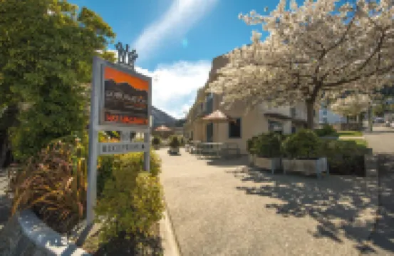 Coronation Lodge