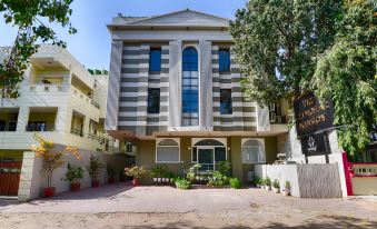 The Gulmohar Mansion - Boutique Stay in Jaipur