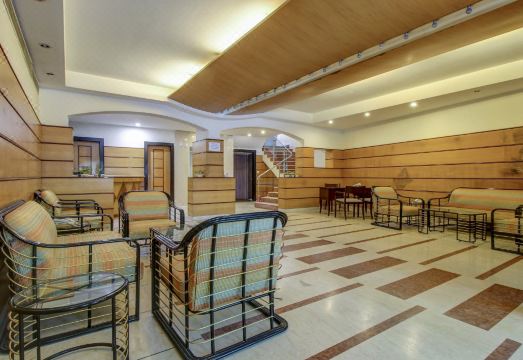 4. Hotel Mi..