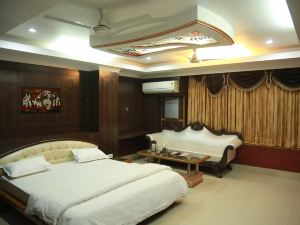 Hotel Raj Sheronz