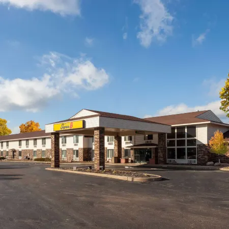 Super 8 by Wyndham Wausau