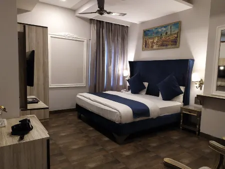 Hotel Posh Отели рядом со станцией Chandigarh Railway Station