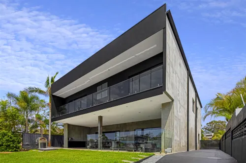 Luxico Urban Hideaway (Pet Friendly) - 4-Star