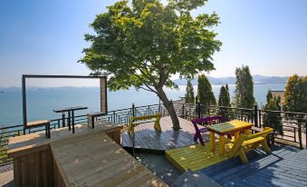 Namhae Bokkongii Seesru Ocean View Poolvilla