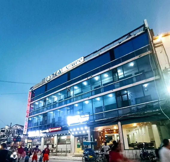 蔚藍甘加酒店