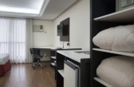 大師大酒店 阿雷格里港酒店