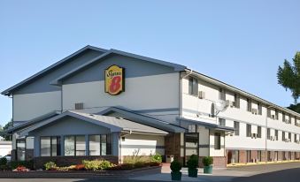 Super 8 by Wyndham Pierre SD