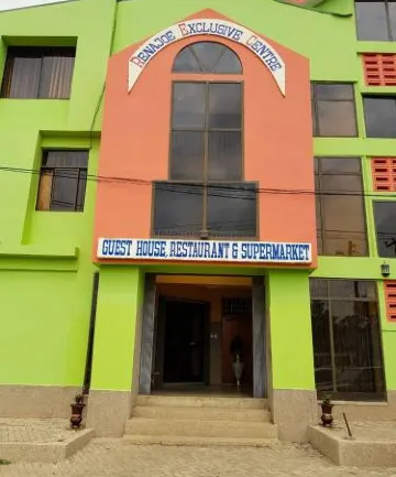 Renajoe Exclusive Guesthouse Tema Community 9