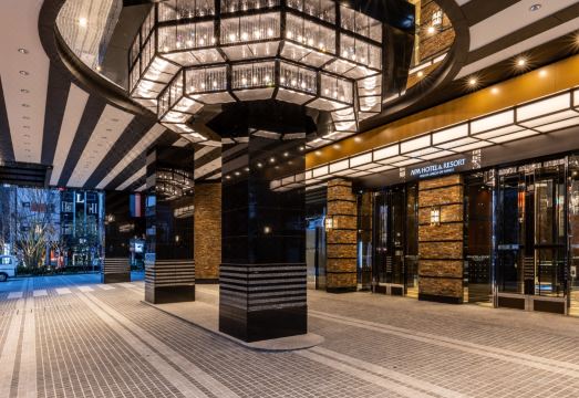 호텔 내부 로비 전경