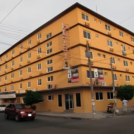 Hotel Impala -Atras del Ado