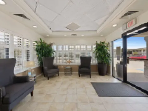 เบสท์เวสเทิร์นพลัส ฮอลิเดย์แซนด์ส อินน์แอนด์สวีทส์ โรงแรมในนอร์ฟอล์ก