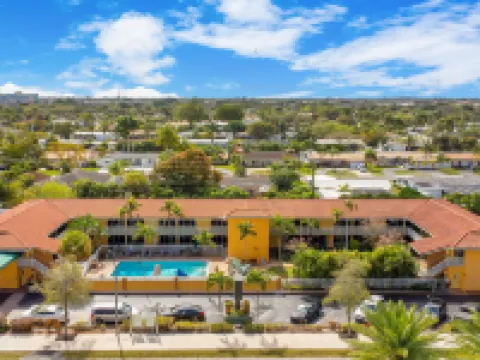 クオリティ イン & スイーツ エアポート / クルーズ ポート ハリウッド ハリウッドのホテル