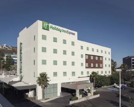 Holiday Inn Express Guadalajara Iteso Hoteles en San Pedro Tlaquepaque