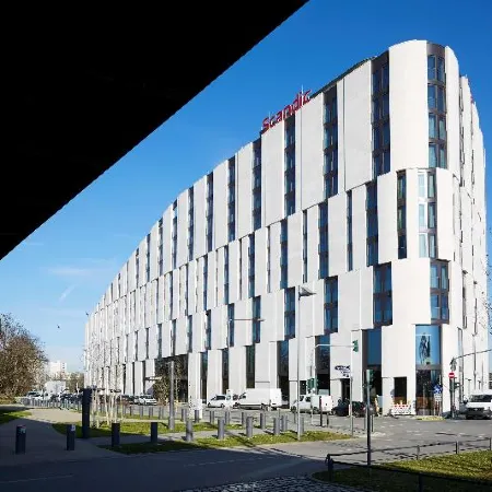 Scandic Frankfurt Hafenpark Отели рядом с достопримечательностью «Железный Мост»