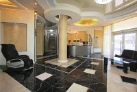 Monarch Hotel