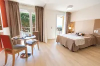 Zenao Fréjus Hotels near Musee Archeologique