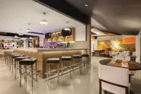 TRYP by Wyndham Isla Verde - bar