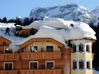 هوتل ديانا فنادق في Pinzolo