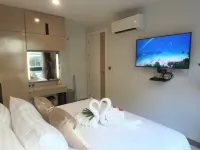 B404 - 1 Bedroom Serviced Apartment Pool View Near Ao Nang Beach with Bathtub - อพาร์ทเม้นท์