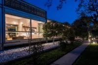 Studio Rio Unique Space with Garden and Garage