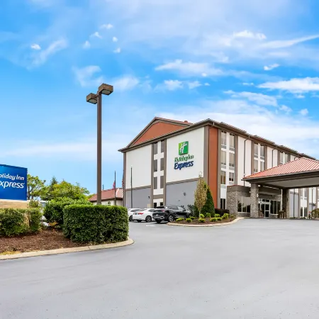 Holiday Inn Express Nashville-Hendersonville, an IHG Hotel