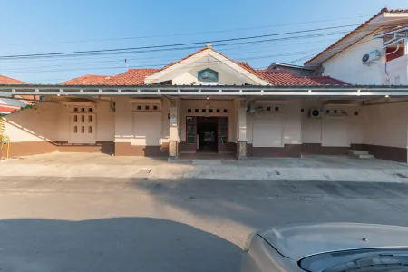 Urbanview Hotel Sany Cirebon