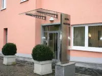 Hotel Neuthor Hotels in Ульм