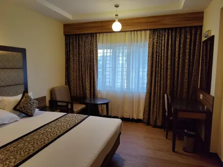 Hotel SMS Grand Imperial Vellore Отели рядом с достопримечательностью «Технологический институт Веллуру»