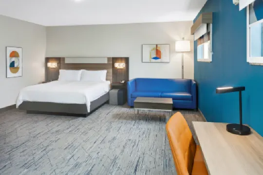 Holiday Inn Express 克利夫蘭機場 - 布魯克公園