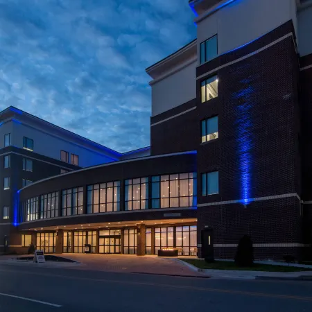 SpringHill Suites Oklahoma City Downtown/Bricktown Отели рядом с достопримечательностью «Бриктаун»