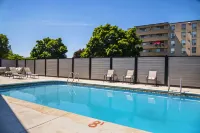 Quality Inn - Pools