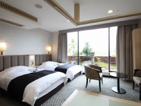 APA Hotel Komatsu Grand Hotel dekat Koke no Sato