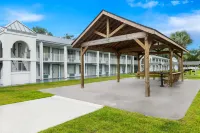 Suburban Studios Brunswick I-95 Hotels in Dock Junction