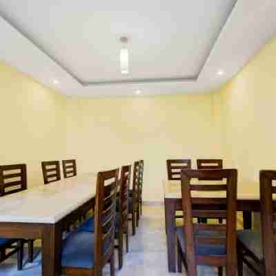 Hotel O Cliff Haven Cottage Dining/Meeting Rooms