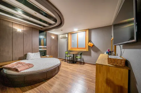 Busan Gaegum Buckingham Отели рядом с достопримечательностью «Сомён»