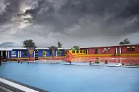 007 Universe Resort Hotels in Khandpe