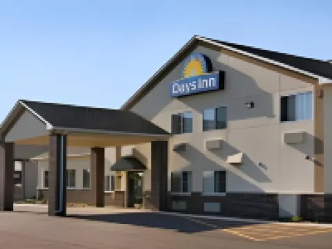 Reston Inn & Suites スペンサーのホテル