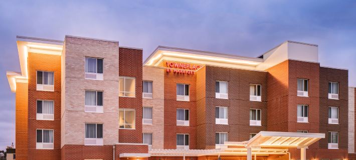 TownePlace Suites Dubuque Downtown Hotele w: Dubuque County