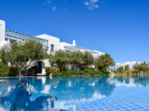 Sanders Paros Gardens - Fresh 1-Bdr Apt w Balcony