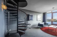 Scandic Front