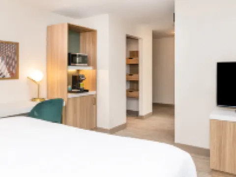 Hilton Garden Inn Flint Downtown Hotels in Flint