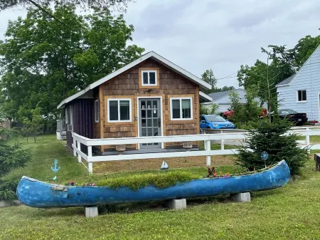 Public Beach, Coffee Bar, Popcorn Bar, Painting, Pet’s OK with Fee, Games, Bikes